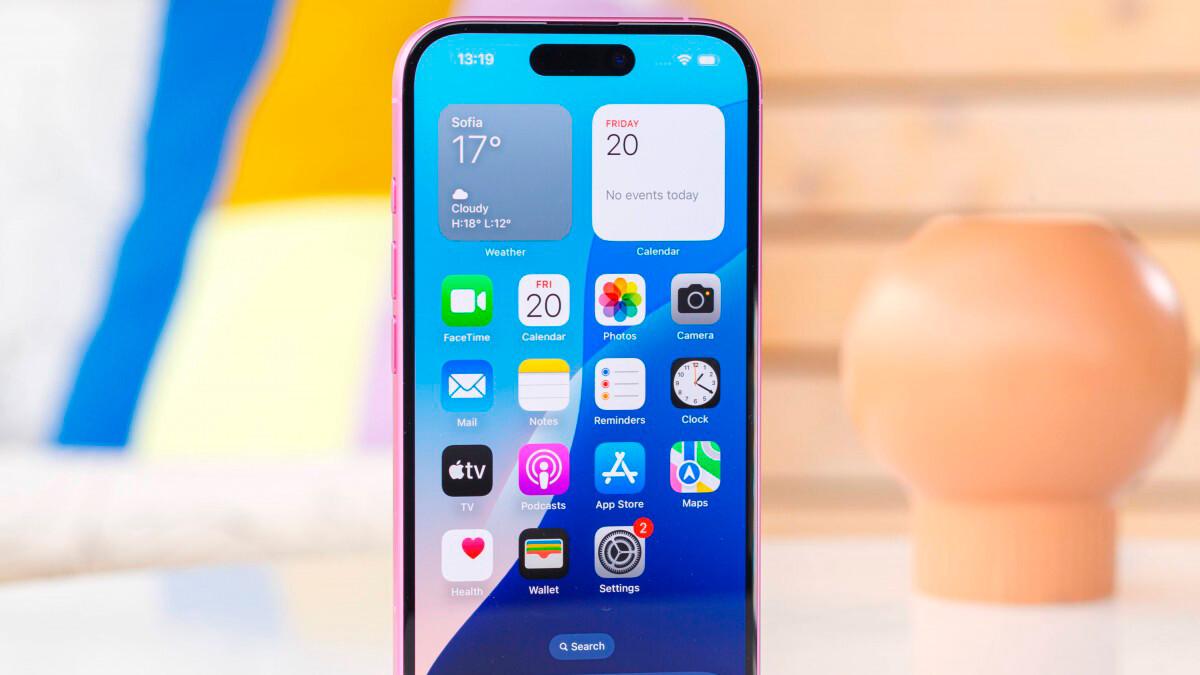 В сети показали обновленный дизайн iPhone 18 Pro с новым вырезом (фото)