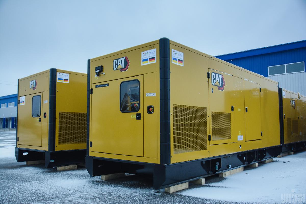Євросоюз терміново направляє в Україну аварійні генератори після повітряних ударів РФ