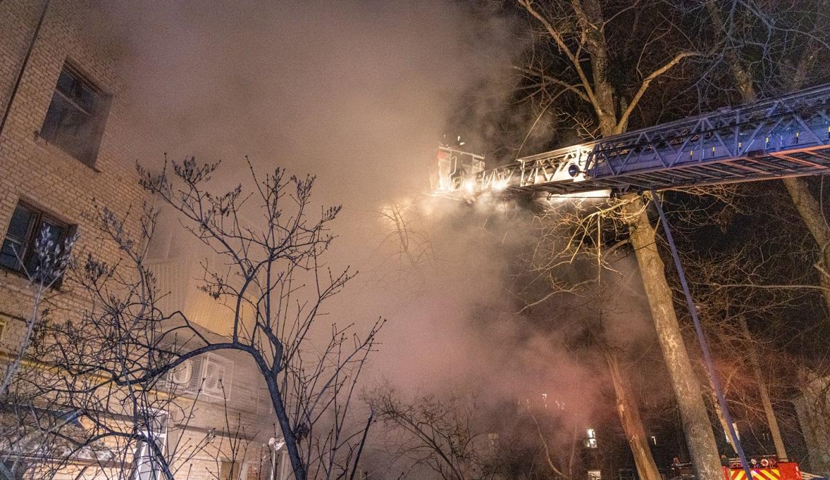 РФ ударила по жилым домам Харькова: среди раненых беременная женщина и ребенок (фото, видео)