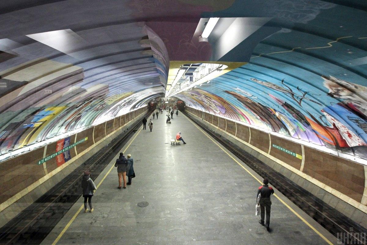 Росіяни вгатили по Києву: порушена робота метро, є постраждалі і загиблий (фото, відео)