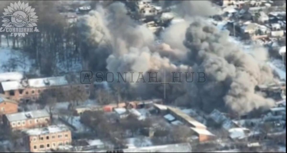 Украинский МиГ-29 уничтожил здание с вражескими операторами БПЛА (видео) Украинский МиГ-29 уничтожил здание с вражескими операторами БПЛА (видео)