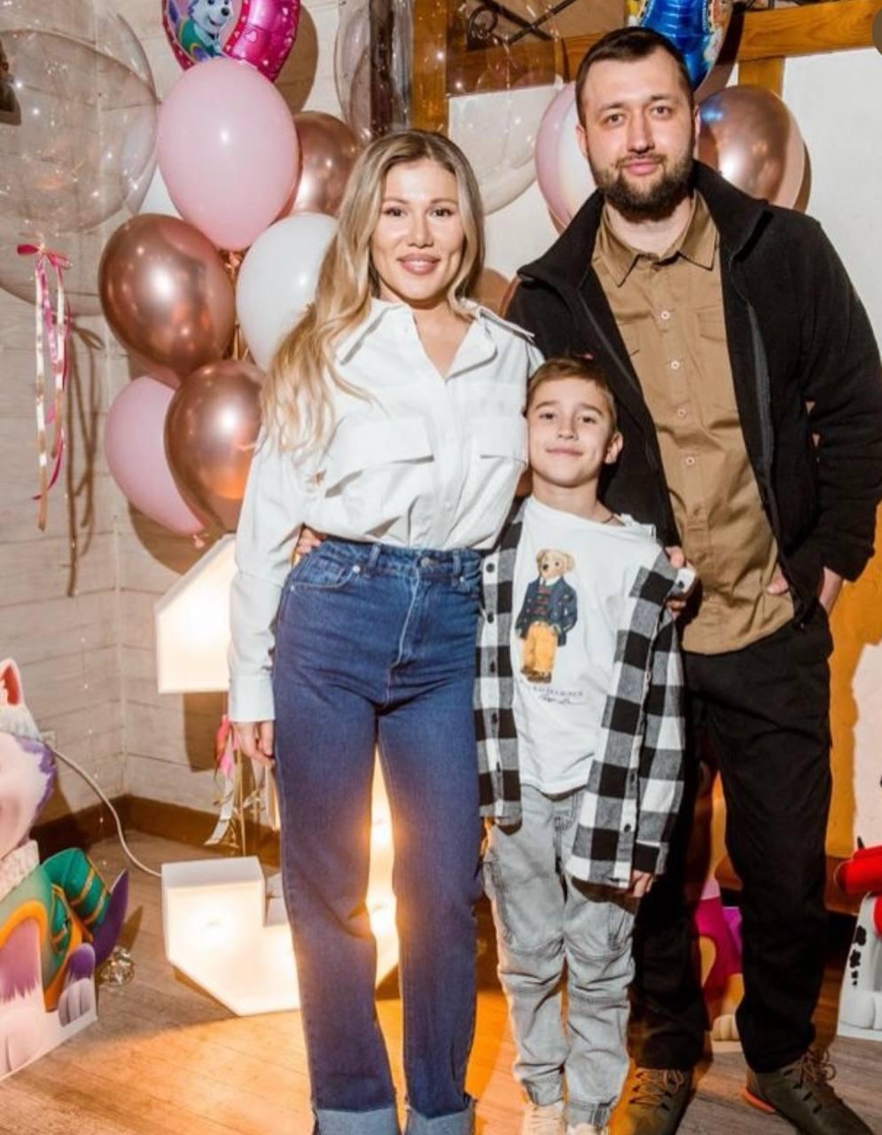 Альона Омаргалієва публічно звернулася до чоловіка-воїна