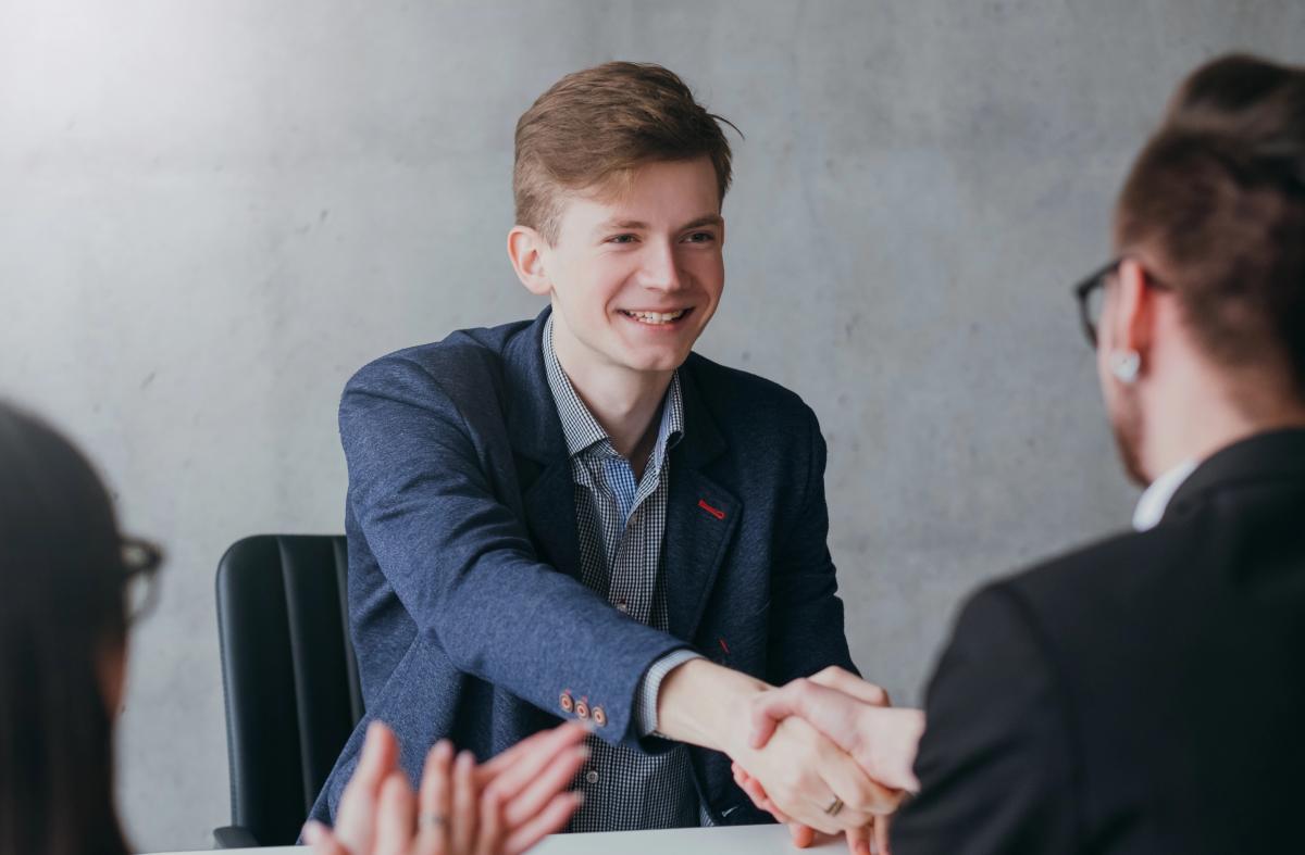 Come ottenere un lavoro: le tre qualità fondamentali secondo un esperto di Harvard