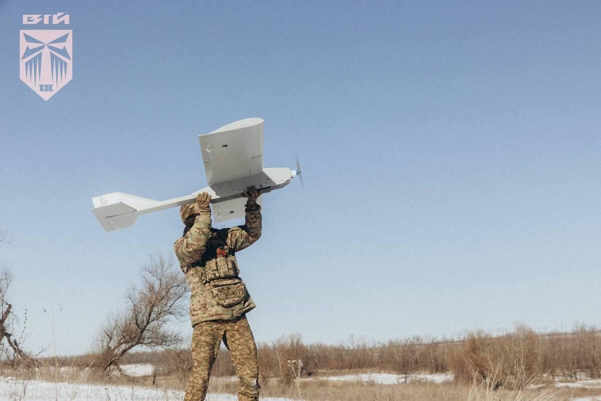 Ucraina: scuole di formazione per operatori di droni con istruttori sul fronte
