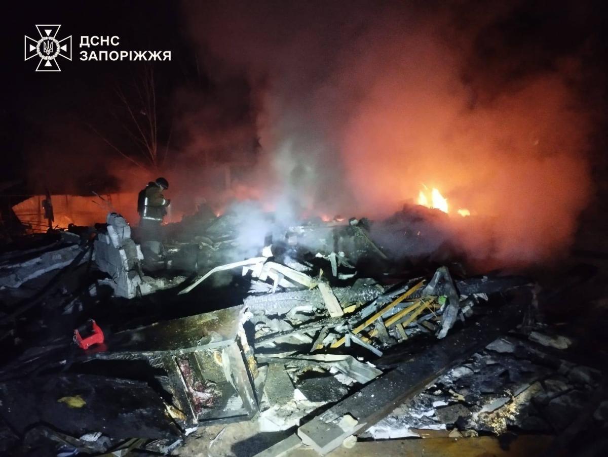 Attacco russo a Zaporizhzhia: tre morti e un ferito in abitazioni private