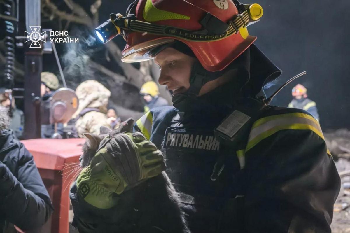 'Після кожного 'прильоту' загиблих зазвичай більше, ніж тих, кого вдається врятувати', - представник спецпідрозділу 'Дельта' Олександр Кізілов