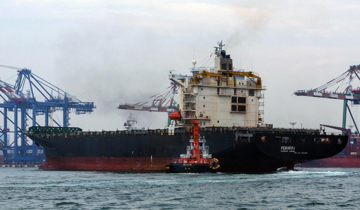 Иран вывел в море свой 'авианосец' на фоне напряженности в регионе Иран вывел в море свой 'авианосец' на фоне напряженности в регионе