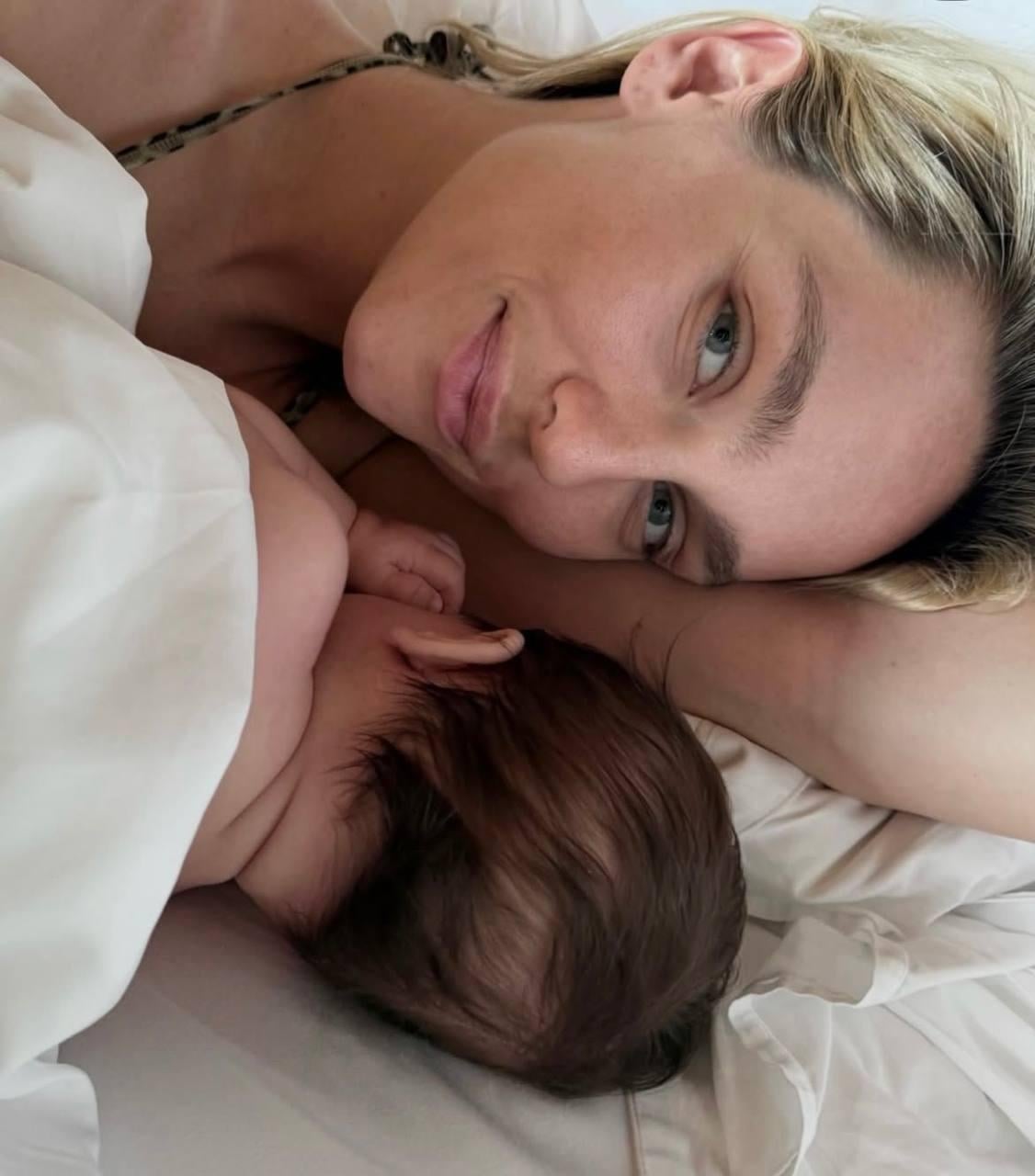 Популярная украинская певица показала новые фото 2-месячной дочери