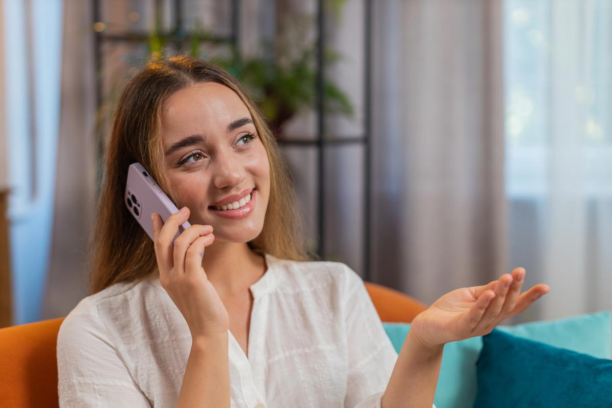 Почему реклама появляется на моем телефоне после того, как я о ней говорю