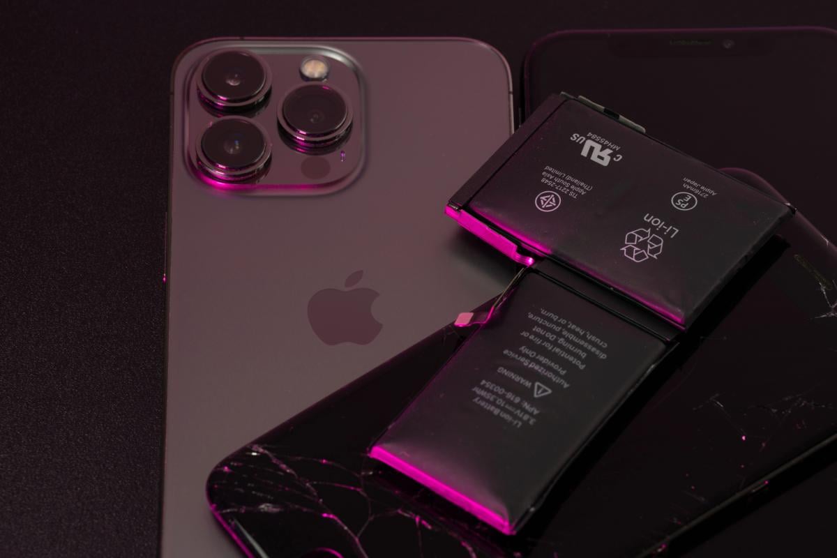 Чоловік перевірив 'метод Apple' і два роки заряджав iPhone до 80%: що це дало