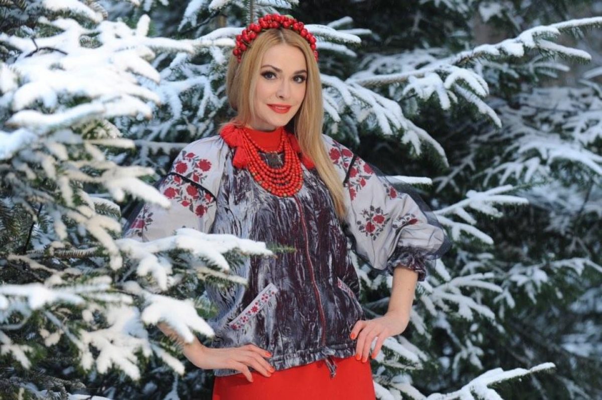 Attore Sumska criticato online per un post sui social media: richieste di spiegazione alla figlia a Mosca