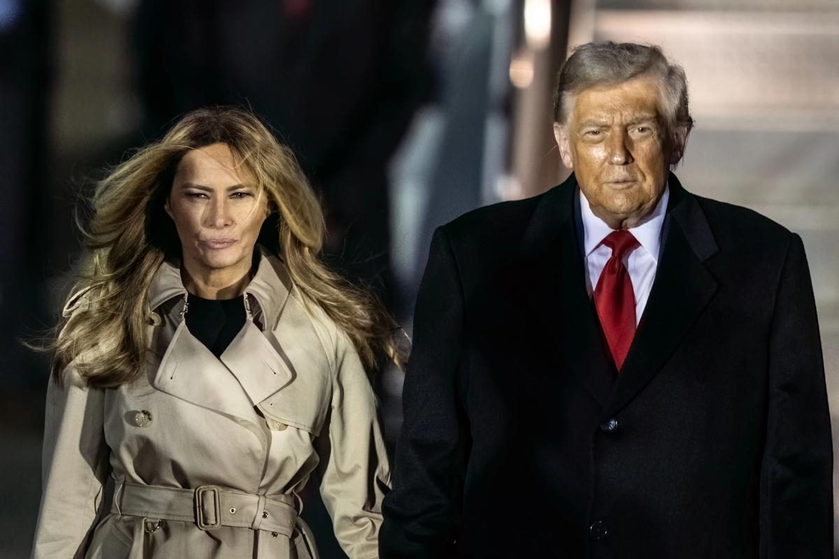 Трамп: Меланія ненавидить, коли я танцюю під пісню, яку називають "гімном гомосексуалістів"