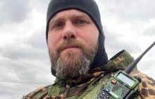 Известный актер-воин впервые показал лицо 3-месячного сына (фото)