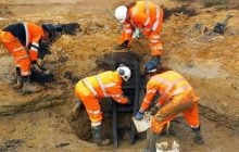 Археологи знайшли "князівську" могилу коня, похованого поруч з двома людьми