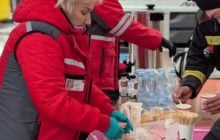 Кличко доручив забезпечити гарячим харчуванням літніх та маломобільних людей