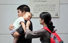 Населення Китаю стрімко скорочується, а народжуваність не зростає: уряд показав цифри