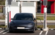 Электрокар больше не выгоднее бензинового авто: зарядка "электричек" резко подорожала