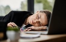 Психологи назвали 3 фрази, які найчастіше повторюють нещасливі люди