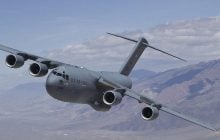 США перебросили десятки военно-транспортных самолетов на Ближний Восток: аналитики удивлены