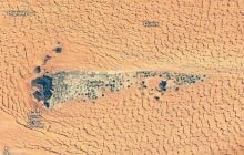 Астронавти помітили стародавнє озеро, приховане в пустелі