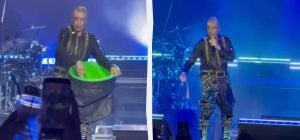 Барабанщик Тилля Линдеманна "зарядил" тортом в лицо россиянину (видео)