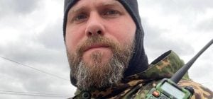 Відомий актор-воїн вперше показав обличчя 3-місячного сина (фото)