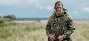Телеканал 2+2 покажет военную драму "Живой" о подвиге спецназовца ГУР