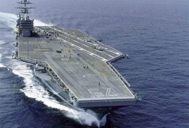 США выводят из эксплуатации свой супер-авианосец: в чем причина