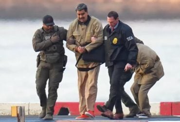 Мадуро держат в общей камере с другими высокопоставленными заключенными, - CBS News