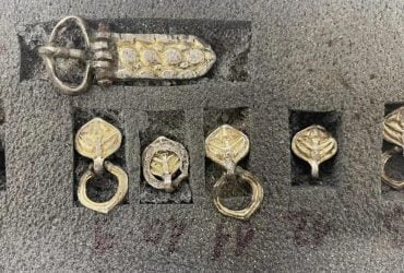 Вчені знайшли поховання елітних воїнів та їхньої багато прикрашеної зброї віком 1100 років