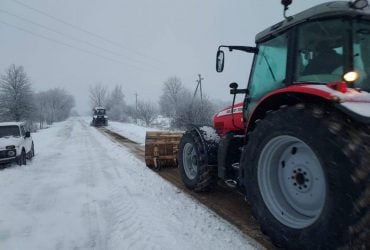 Через хуртовину на дорогах України вводять обмеження для транспорту: де найгірша ситуація