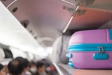 Авіакомпанії вводять жорсткі правила перевезення ручної поклажі: пілот пояснив причину