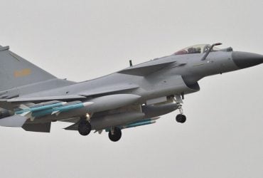 Китай офіційно визнав, що їх винищувач J-10 переміг Rafale у повітряному бою
