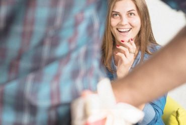 Что подарить Водолею, чтобы угадать на 100%: идеи для него и нее