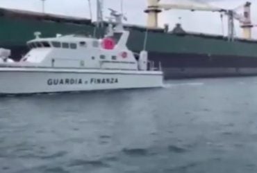 Италия впервые арестовала танкер из теневого флота России: какие причины