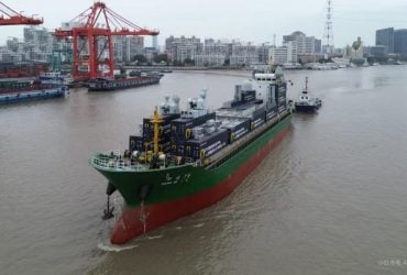 Опасный сигнал: Китай вывел в море уникальный боевой контейнеровоз с кучей оружия