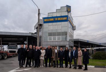 Облегчит пересечение границы: Украина и Румыния планируют построить новую скоростную дорогу