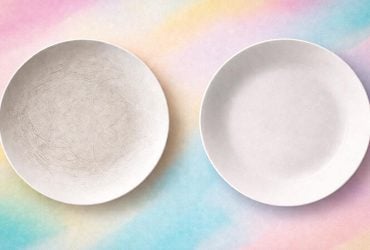 Подряпини від виделок на тарілках зникнуть без сліду: чим потрібно натерти посуд