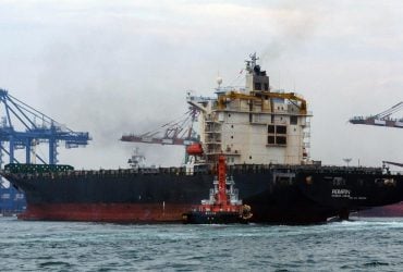 Іран вивів у море свій авіаносець на тлі напруженості в регіоні