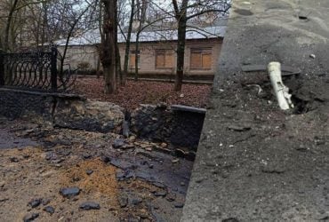 Оккупанты ударили из артиллерии по Херсону: погиб водитель маршрутки, пассажиры ранены