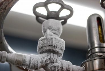 Справитеся і без сантехніка: що робити, якщо замерзла холодна вода в пластиковій трубі