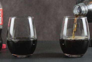 У кока-колу додають комах? Блогер відтворив напій у лабораторії та дізнався правду