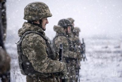 Мужчины старше 60 лет теперь могут проходить военную службу по контракту, - указ