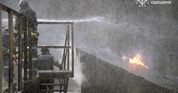 російські окупанти знову атакували дронами місто