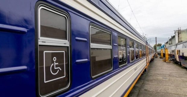через удар РФ деякі потяги в Україні не курсуватимуть