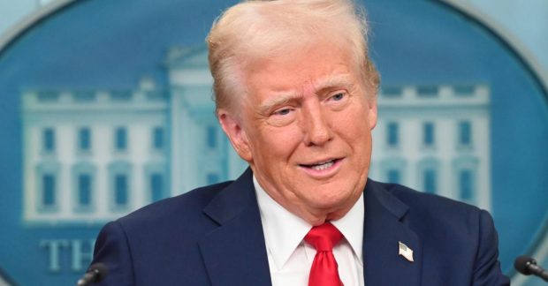 Трамп оголосив про введення нових 10-відсоткових мит на весь імпорт до США