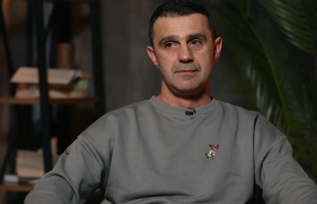 "Писал завещание": звезда "Лиги смеха" рассказал, как снялся с воинского учета