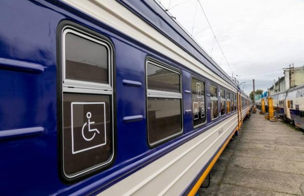 В Украине более 100 поездов будут курсировать по новому графику: где узнать расписание