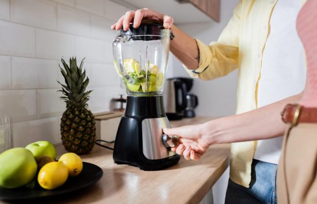 Лезвия кофемолки или блендера можно заточить за 1 минуту: нужно перемолоть один продукт