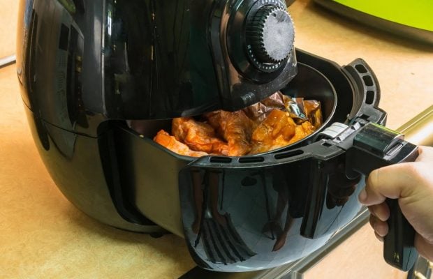 Буде блищати як новий: як відмити аерогриль від жиру